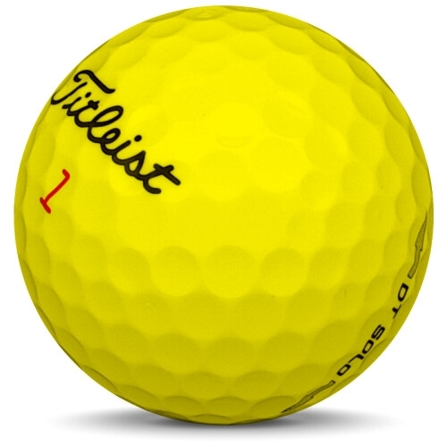 Golfboll av modellen Titleist DT Solo i gul färg sned bild