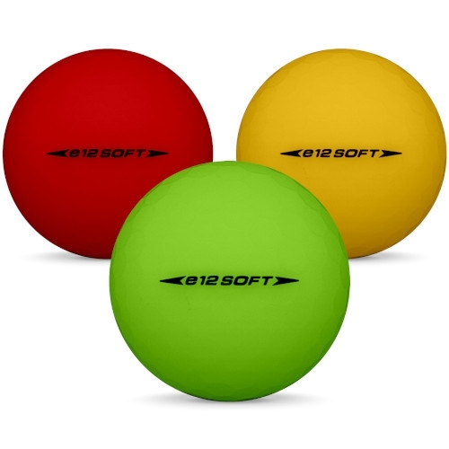 Golfbollar av modellen Bridgestone E12 Soft i 2020 års version i blandade färger